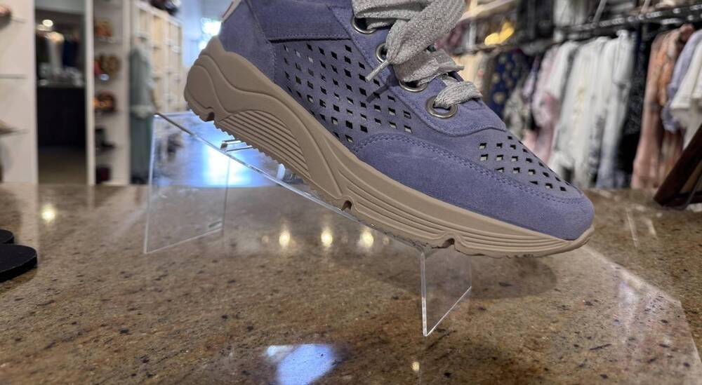 NEW CASTA women's binx sneaker in lavender